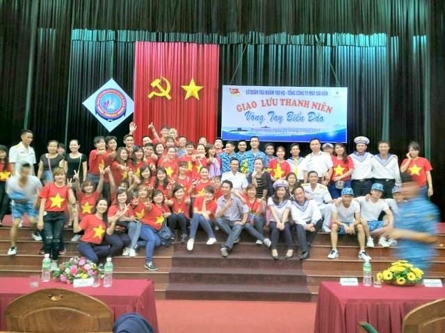 Lữ đoàn 189 và Tổng Công ty may Sài Gòn: Giao lưu thanh niên và cắt băng khánh thành thư viện Tàu ngầm 