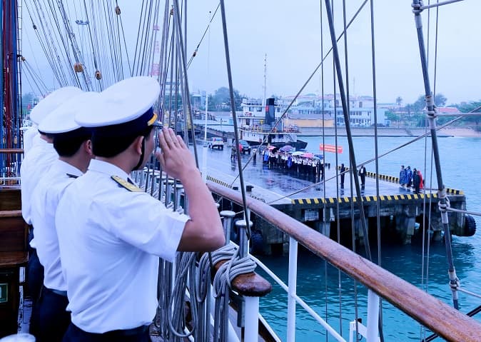 Tàu buồm 286 Lê Quý Đôn thăm Phi-lip-pin và Bru-nây