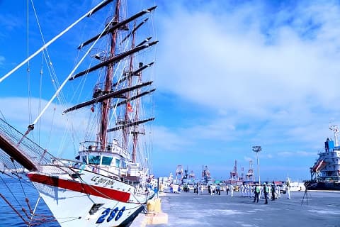 Tàu buồm 286 Lê Quý Đôn  thăm Philippines