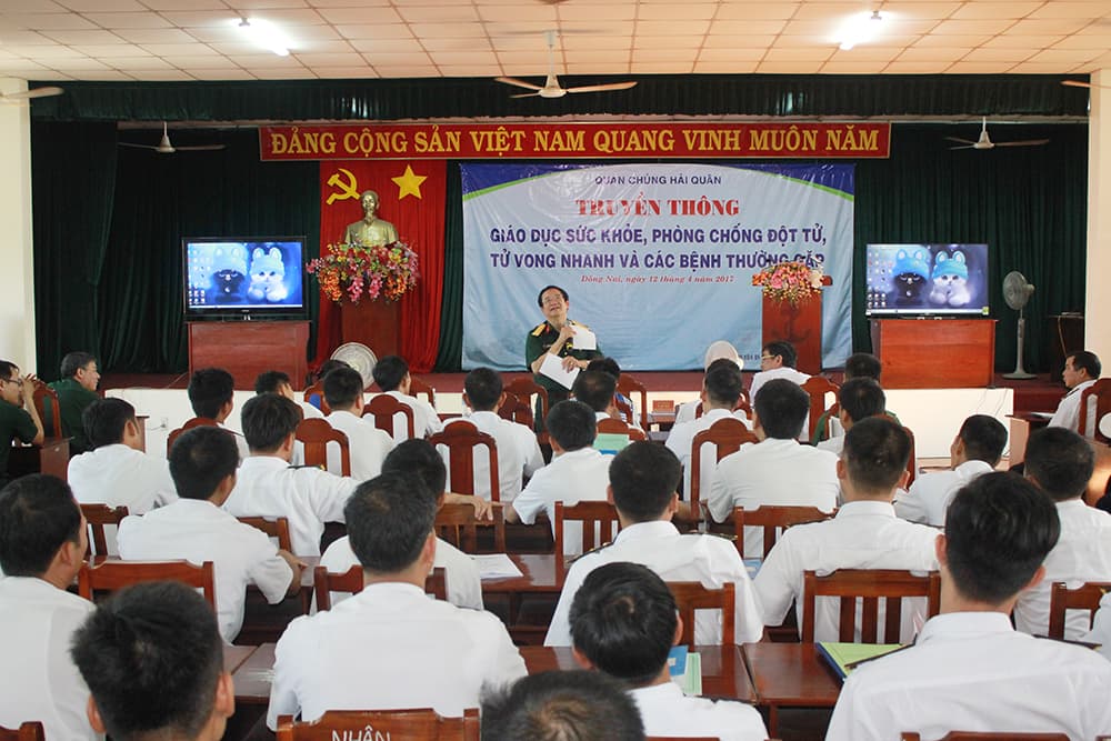 Vùng 2 Hải quân: Truyền thông về giáo dục sức khỏe, phòng chống đột tử, tử vong nhanh và các bệnh thường gặp