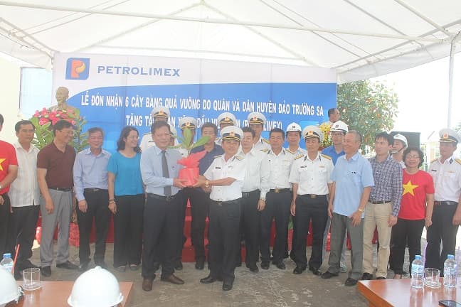 Tập đoàn Xăng dầu Việt Nam: Đón nhận cây bàng quả vuông ở Trường Sa