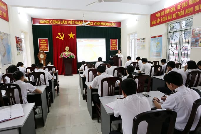 Lữ đoàn 602, Bộ Tham mưu Hải quân: Bồi dưỡng chính trị cho đối tượng đảng và đảng viên mới 