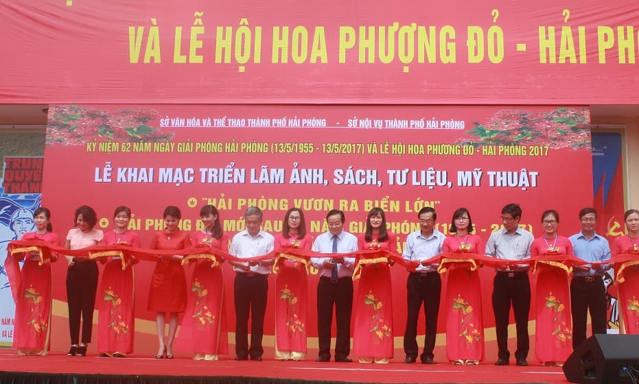 Triển lãm kỷ niệm 62 năm ngày giải phóng Hải Phòng và Lễ hội hoa phượng đỏ - Hải Phòng 2017
