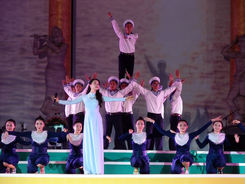 Đậm chất biển, đảo trong đêm Khai mạc Festival Biển Nha Trang 2017
