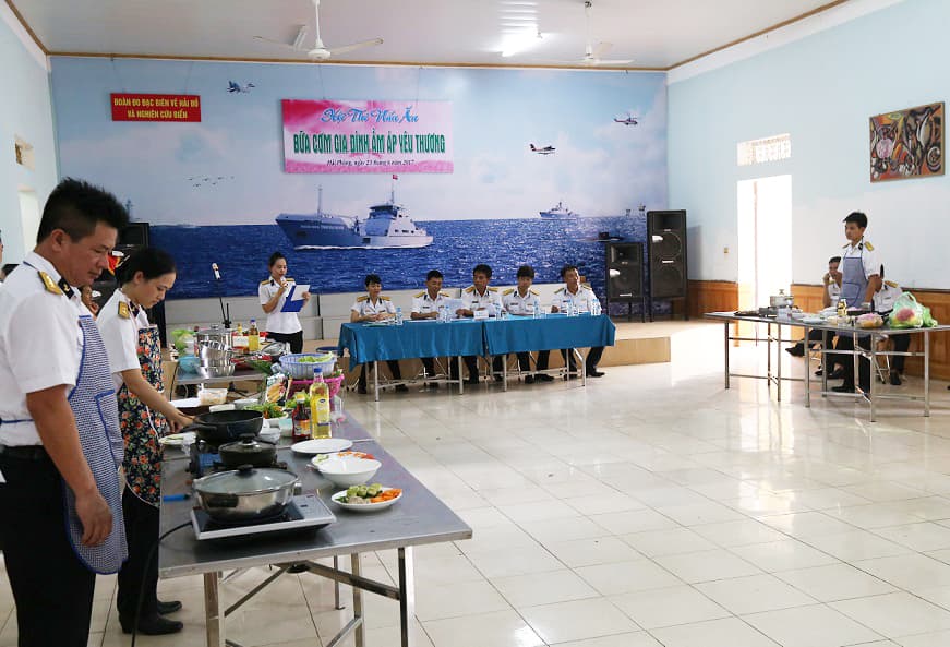 Hội thi “Bữa cơm gia đình ấm áp yêu thương”