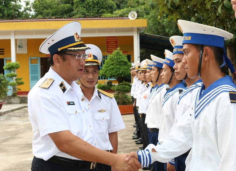 Chuẩn Đô đốc Phạm Hoài Nam thăm, kiểm tra Vùng 5 Hải quân