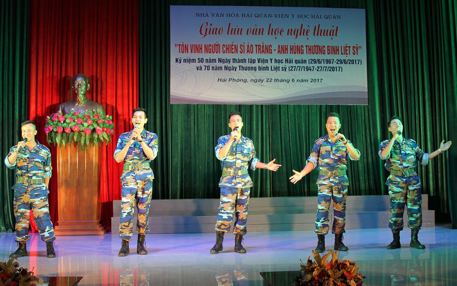 Giao lưu văn học nghệ thuật