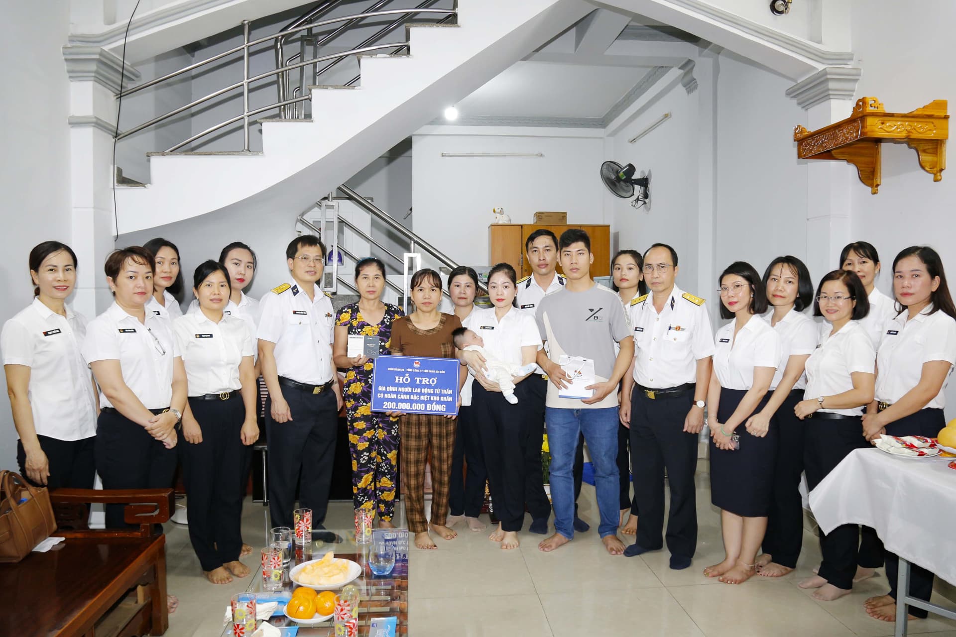 Binh đoàn 20 hỗ trợ gia đình người lao động