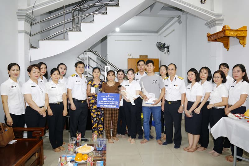 Binh đoàn 20 hỗ trợ gia đình người lao động