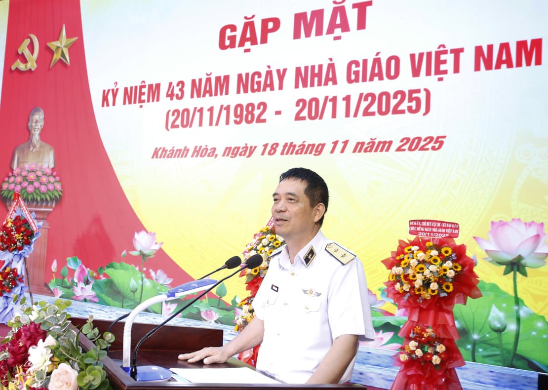 Video: Phó Đô đốc Nguyễn An Phong dự gặp mặt kỷ niệm 43 năm Ngày Nhà giáo Việt Nam tại Học viện Hải quân