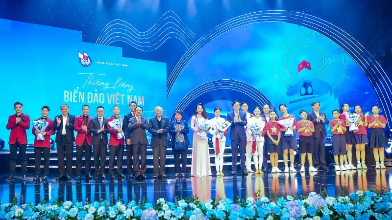 Lan tỏa tình yêu biển đảo quê hương