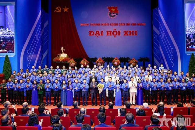 Ban Chấp hành Trung ương Đoàn TNCS Hồ Chí Minh khóa XIII ra mắt đại hội