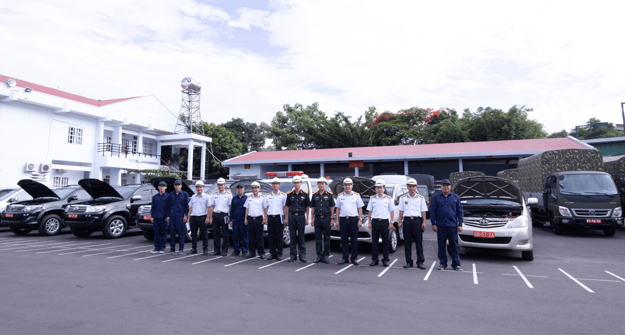 Nghiệm thu xe ô tô sau sửa chữa tại Nhà máy Z753