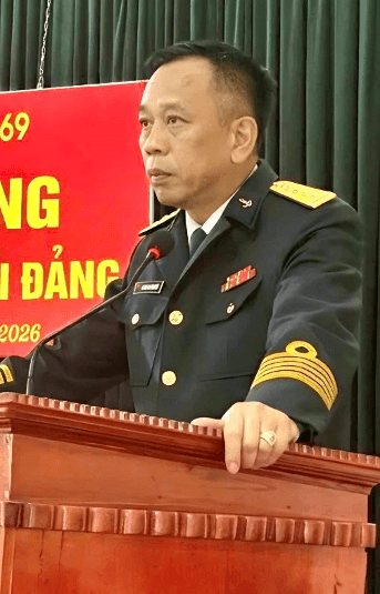 Đảng bộ Lữ đoàn 169 tổ chức trao tặng Huy hiệu 30 năm tuổi Đảng