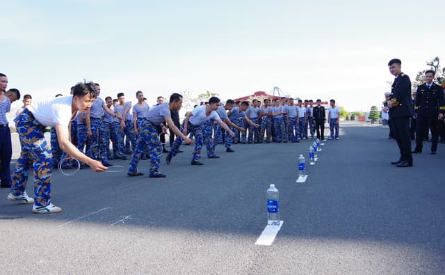 Sôi nổi hoạt động trong ngày lễ ở Vùng 2 Hải quân