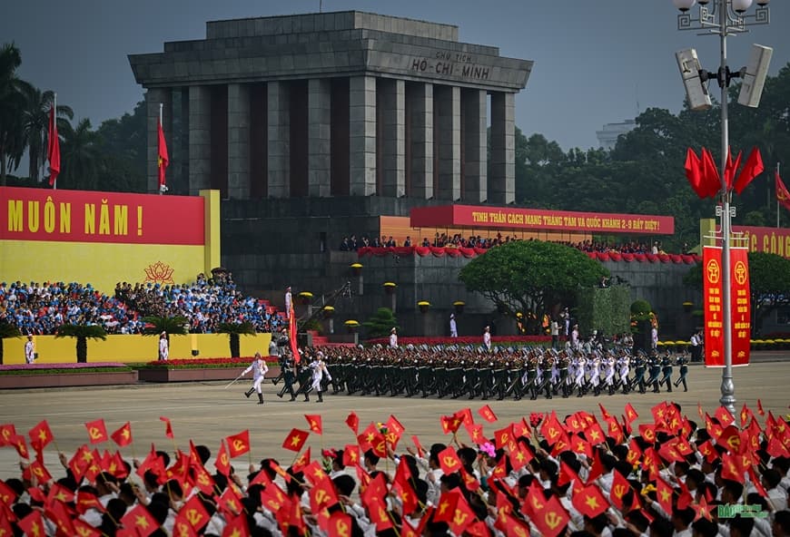 Lực lượng vũ trang hiện đại hóa đi đôi với giữ vững bản chất cách mạng