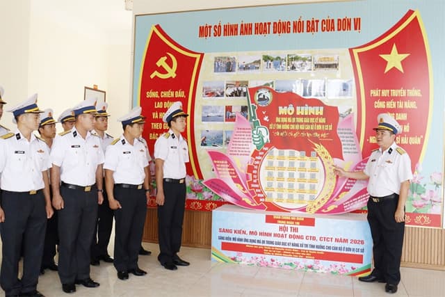 Giáo dục chính trị, tư tưởng - nền tảng xây dựng bản lĩnh cán bộ, thủy thủ tàu ngầm