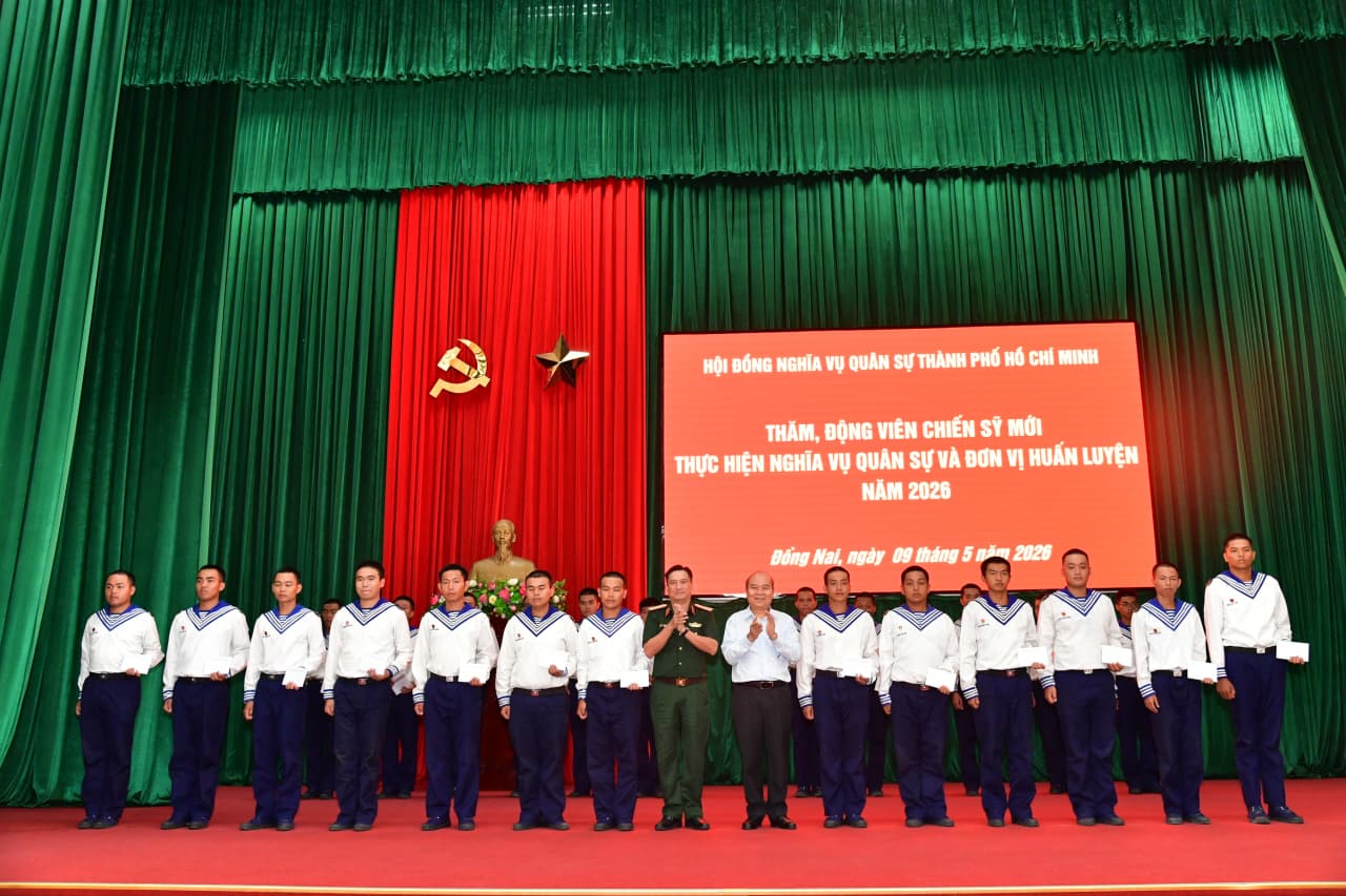Hội đồng nghĩa vụ quân sự TP. Hồ Chí Minh thăm, động viên chiến sĩ mới Vùng 2