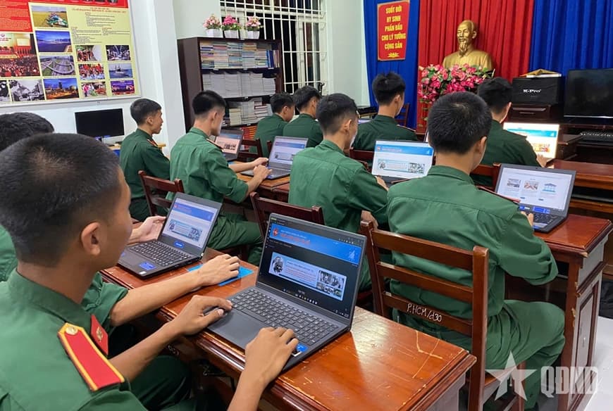 Nâng cao trách nhiệm của các tổ chức, cá nhân trong Quân đội khi tham gia hoạt động trên môi trường số