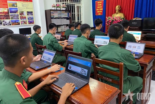 Nâng cao trách nhiệm của các tổ chức, cá nhân trong Quân đội khi tham gia hoạt động trên môi trường số
