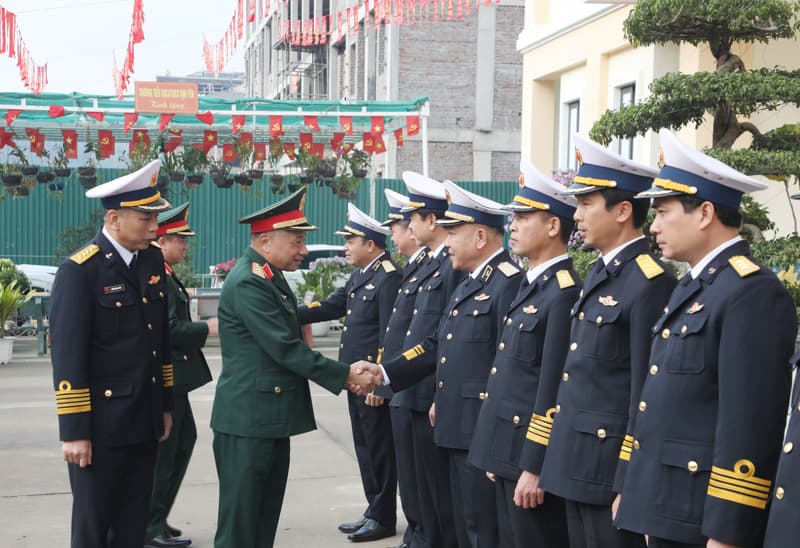 Thượng tướng Lê Quang Minh kiểm tra, chúc tết Lữ đoàn 169