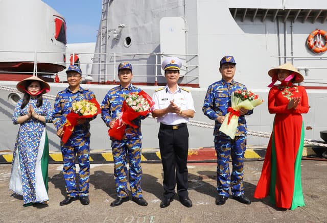 Tàu 17 và đoàn công tác hoàn thành tốt nhiệm vụ đối ngoại quốc phòng
