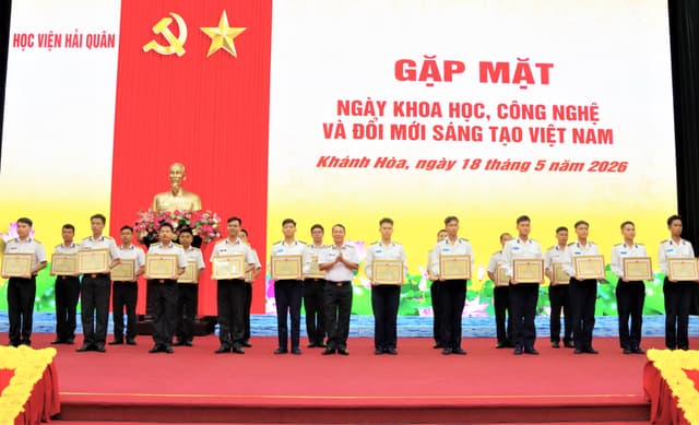 Học viện Hải quân khen thưởng Cuộc thi “Sáng tạo khoa học công nghệ”