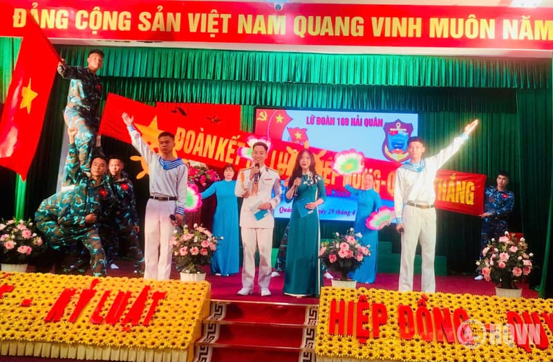 Sôi nổi Hội thi cán bộ đoàn giỏi và tuyên truyền viên trẻ  ở Lữ đoàn 169