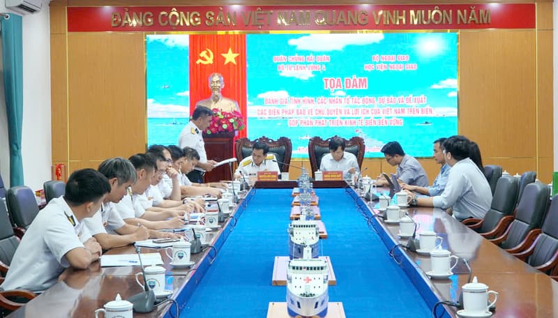 Tọa đàm khoa học đề tài cấp Nhà nước “Nghiên cứu khoa học và công nghệ phục vụ phát triển bền vững kinh tế biển”.