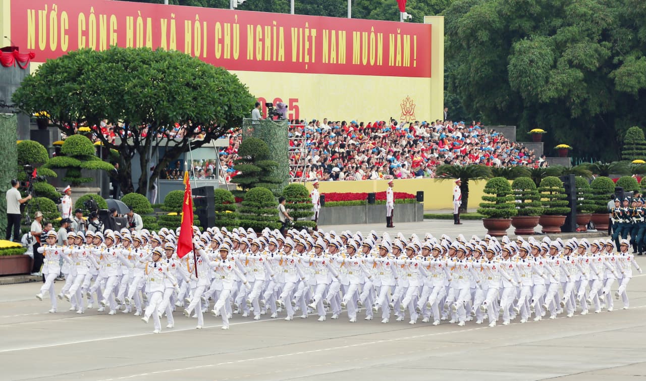 Xã luận: ĐẠI HỘI CỦA NIỀM TIN VÀ KHÁT VỌNG PHÁT TRIỂN BỨT PHÁ