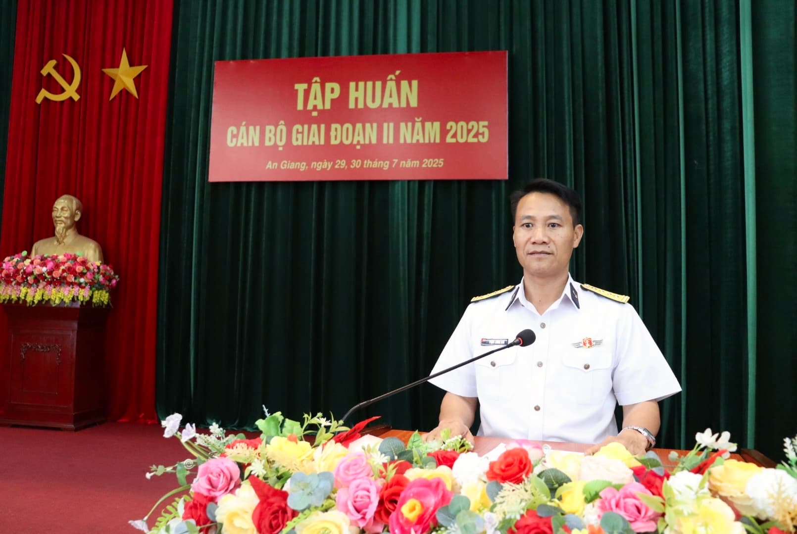 Lữ đoàn 127: Tổ chức tập huấn cán bộ giai đoạn II năm 2025
