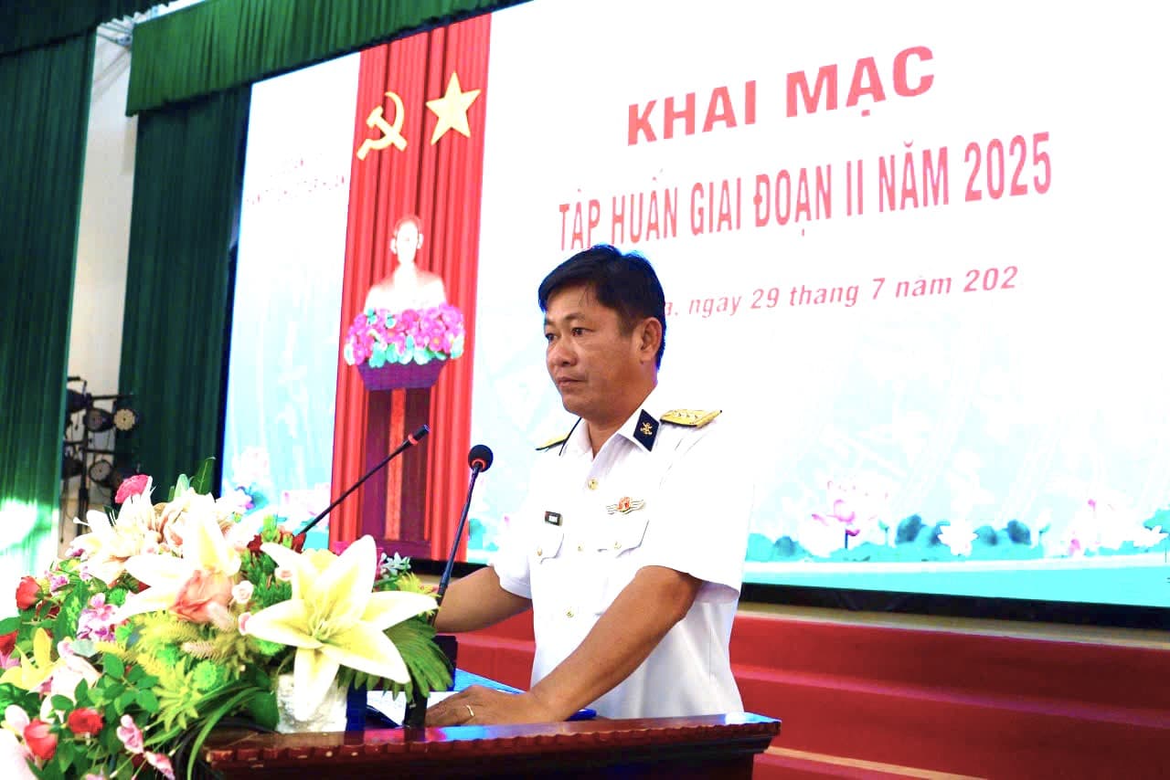 Lữ đoàn 101: Tập huấn cán bộ giai đoạn 2 năm 2025