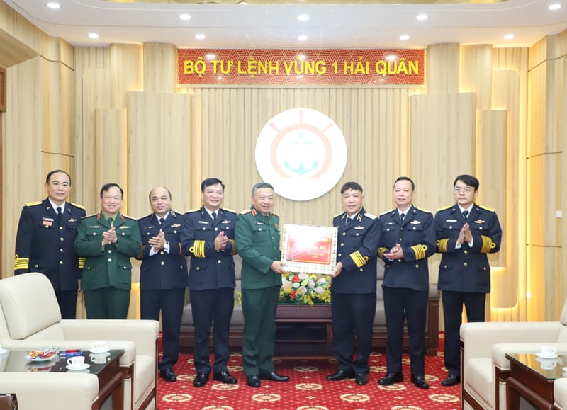 Thượng tướng Lê Quang Minh thăm, chúc tết Vùng 1 Hải quân