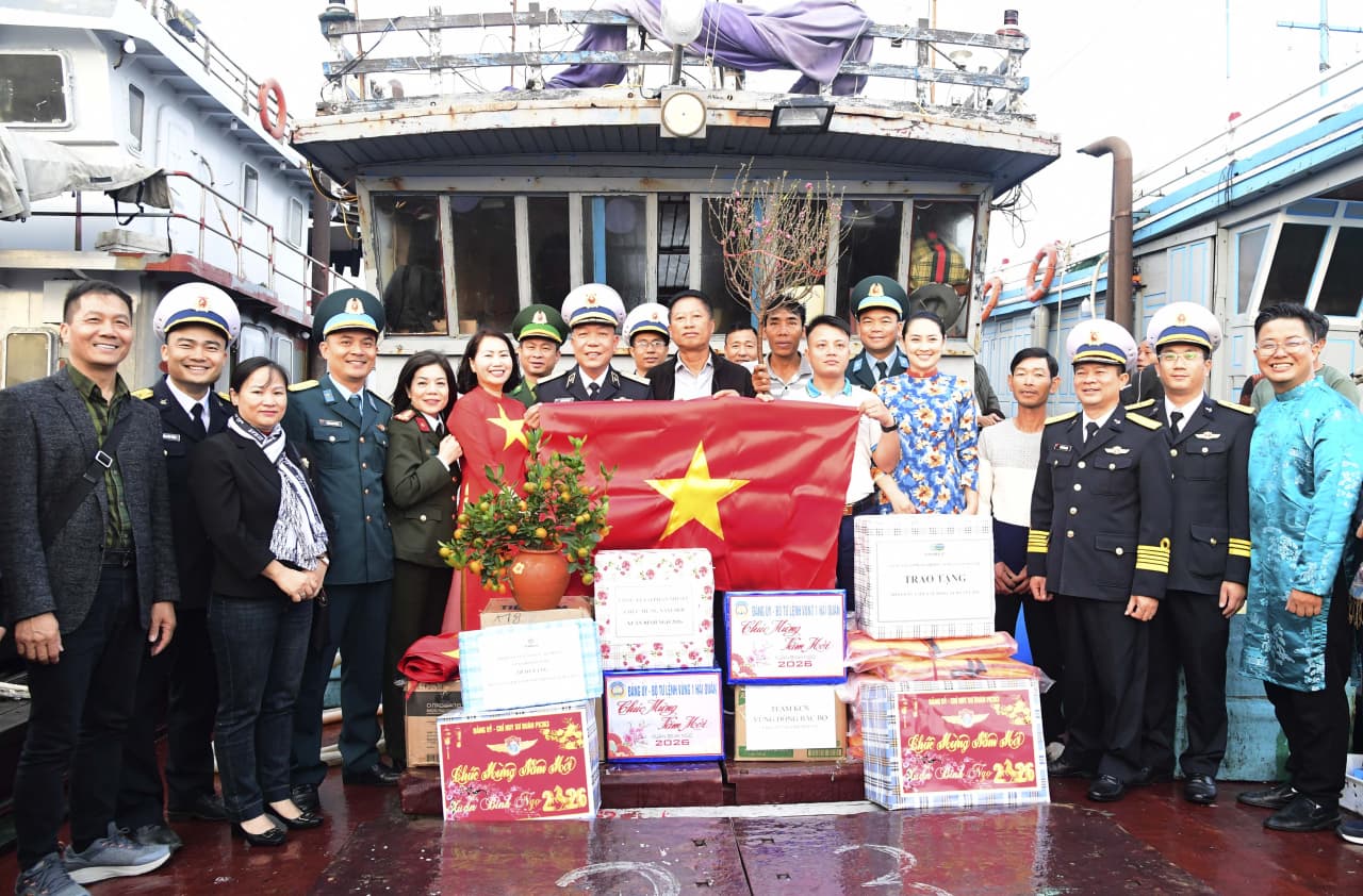 Bộ Tư lệnh Vùng 1 Hải quân: Thăm, chúc Tết các đơn vị thuộc tuyến đảo phía Bắc