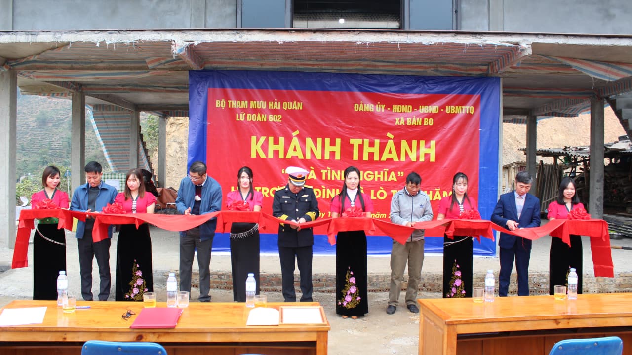 Lữ đoàn 602 khánh thành nhà tình nghĩa tặng gia đình chính sách