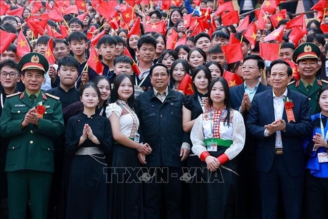 Thủ tướng Phạm Minh Chính: Xây dựng trường học khu vực miền núi, đồng bào dân tộc để gieo chữ, giữ nước