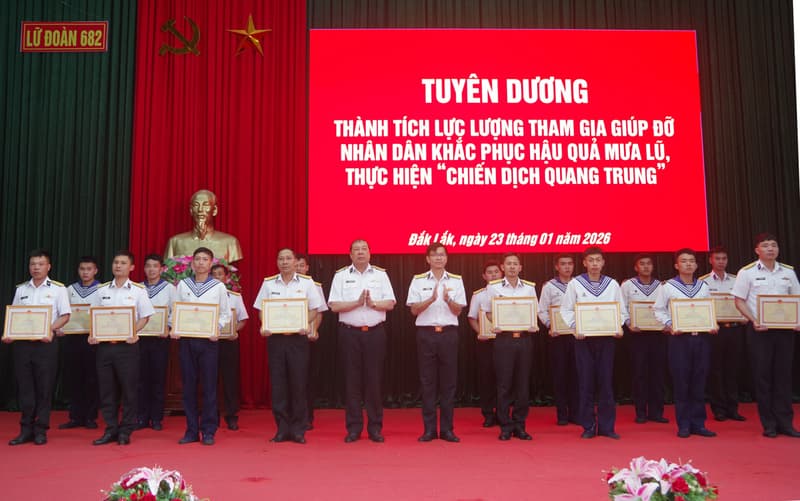 Lữ đoàn 682 tuyên dương lực lượng tham gia “Chiến dịch Quang Trung”