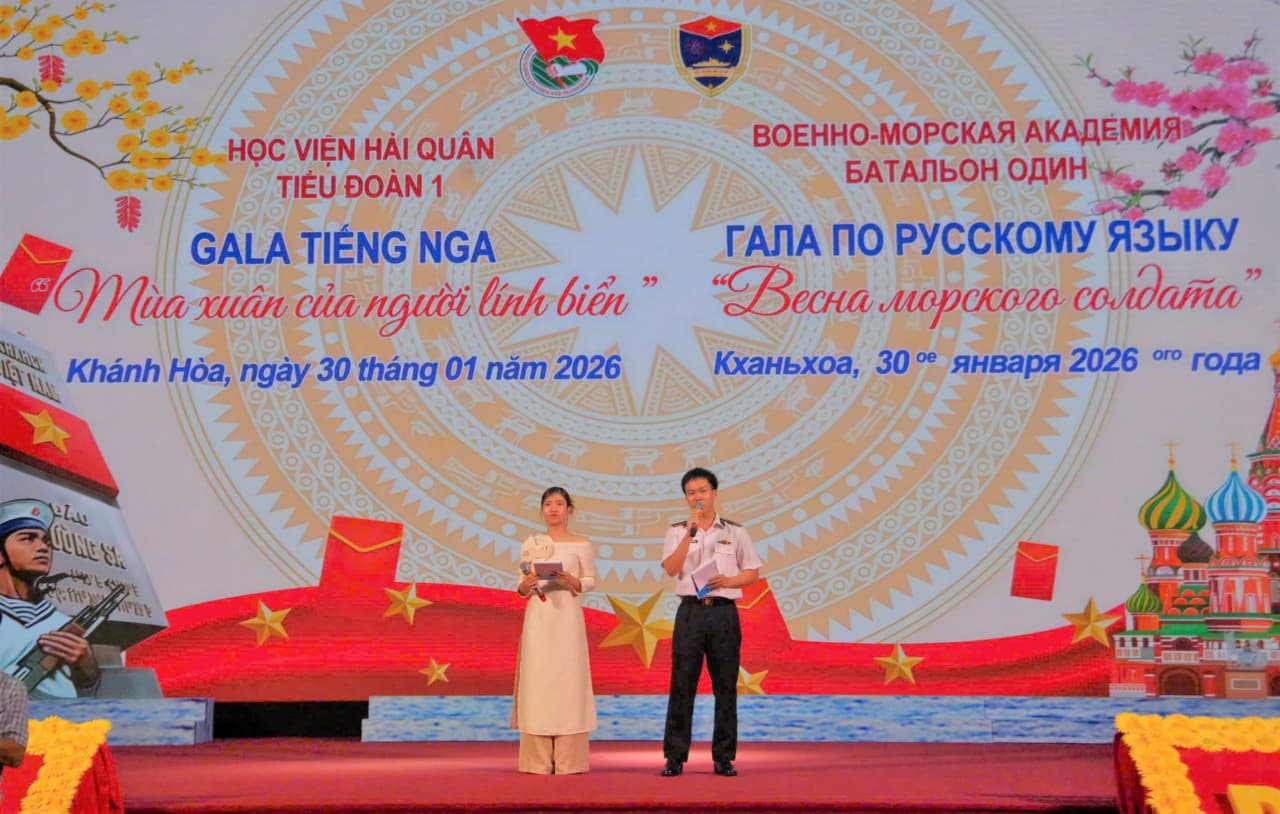 Học viện Hải quân sôi nổi đêm Gala tiếng Nga