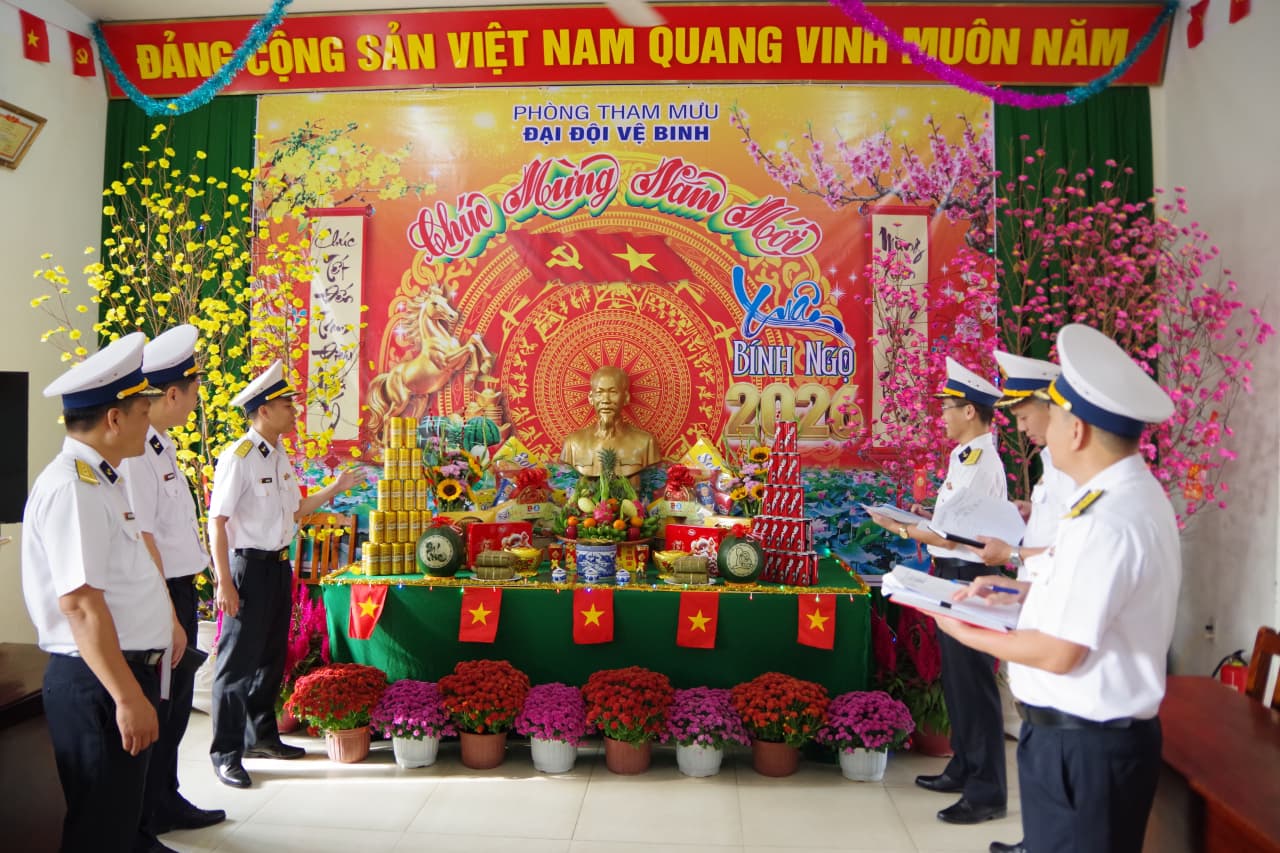 Rộn ràng sắc xuân tại Vùng 2 Hải quân