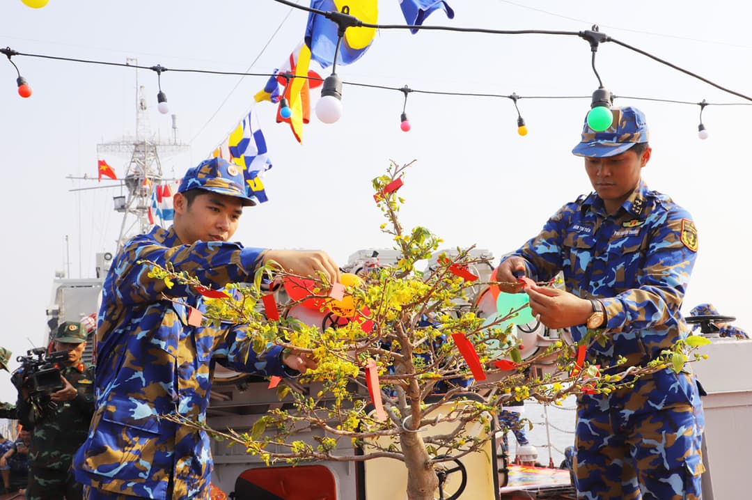 ĐOÀN CÔNG TÁC HẢI QUÂN VIỆT NAM ĐÓN XUÂN TẠI ẤN ĐỘ