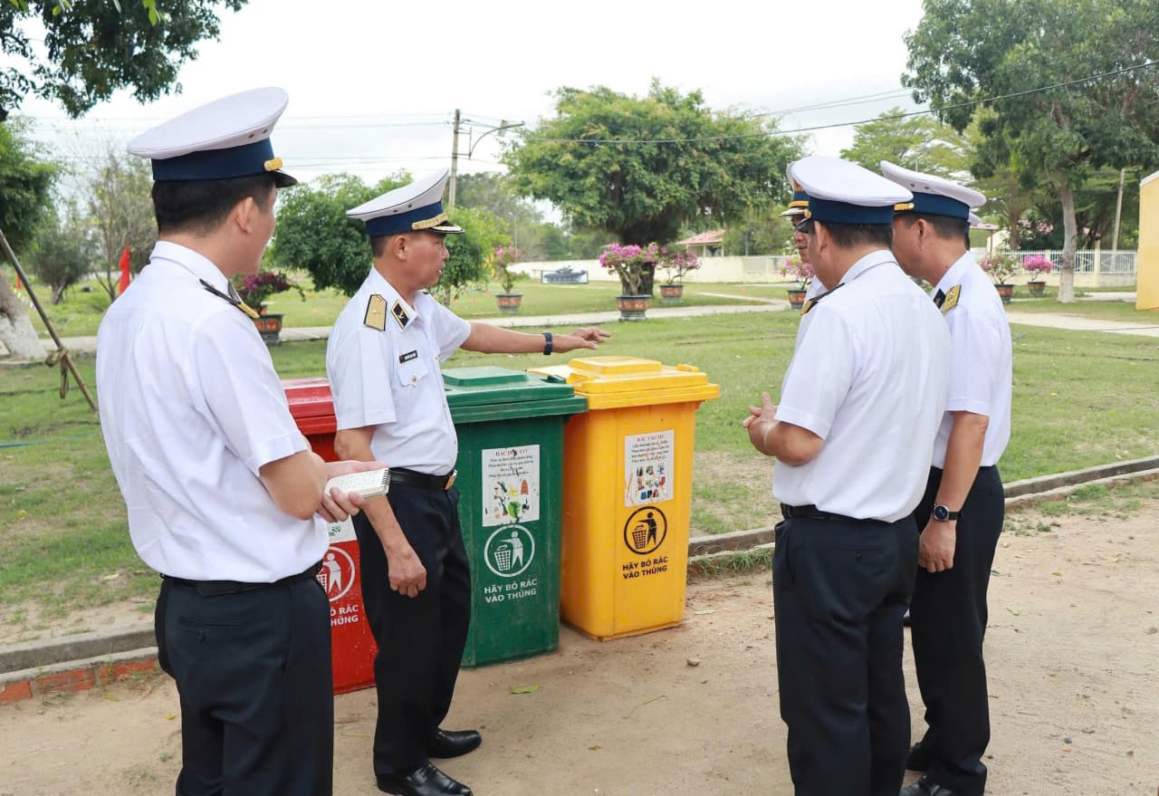 Tư lệnh Vùng 4 kiểm tra tại Lữ đoàn 101