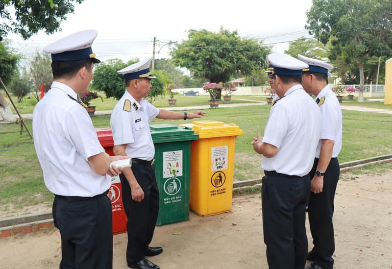 Tư lệnh Vùng 4 kiểm tra tại Lữ đoàn 101