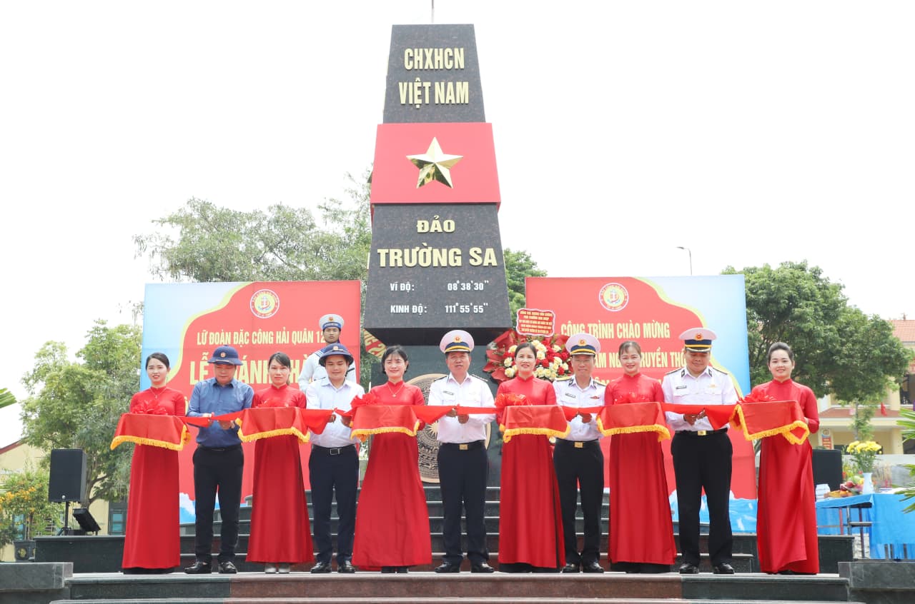 Lữ đoàn Đặc công Hải quân 126 khánh thành công trình cột mốc chủ quyền Trường Sa