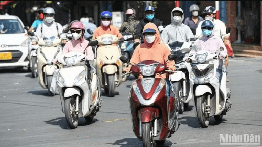 Nắng nóng diện rộng tại Bắc Bộ và Trung Bộ có khả năng kéo dài đến giữa tuần sau