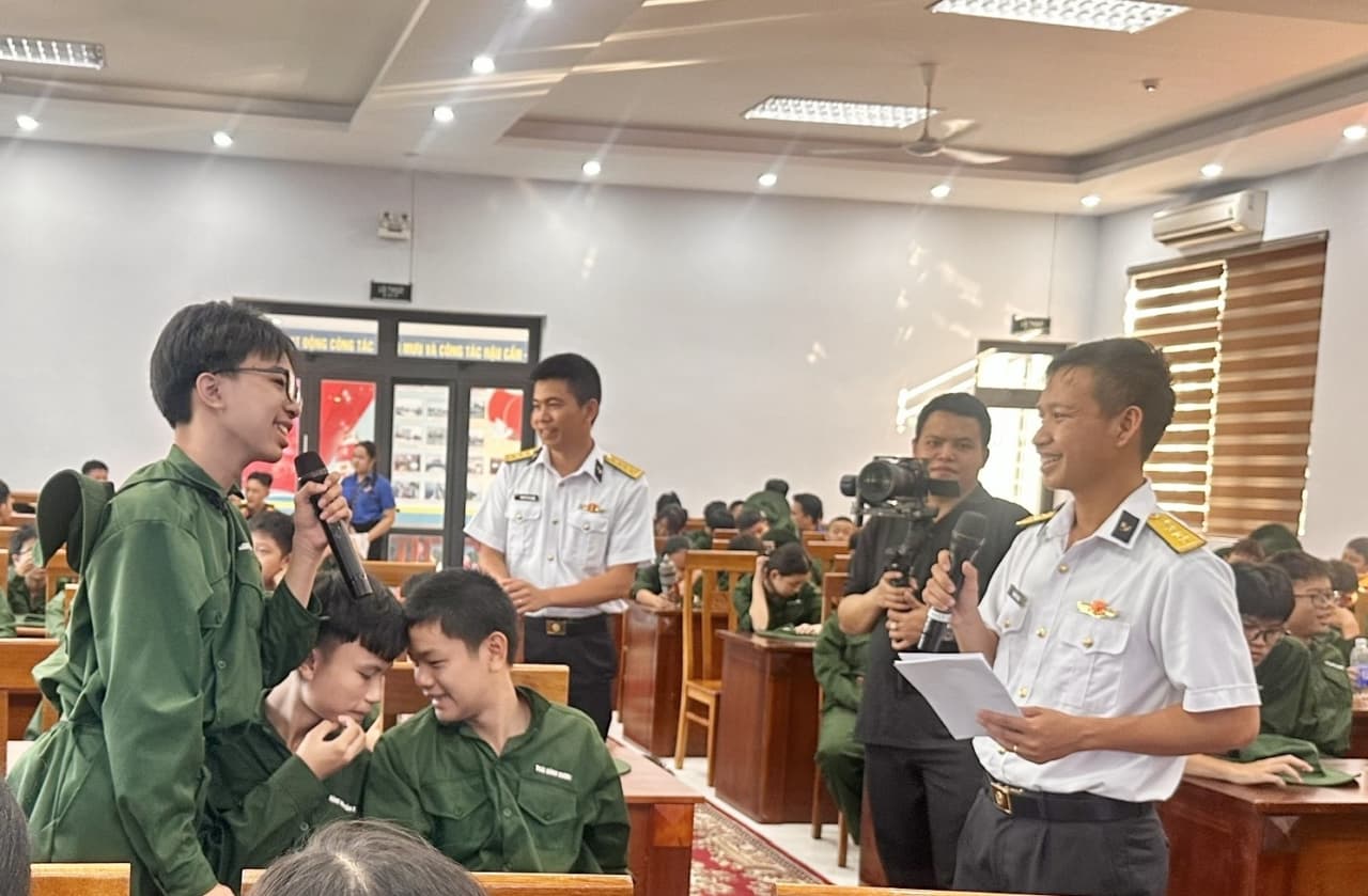 Lữ đoàn 161: Phối hợp tuyên truyền biển đảo và hoạt động học kỳ quân đội