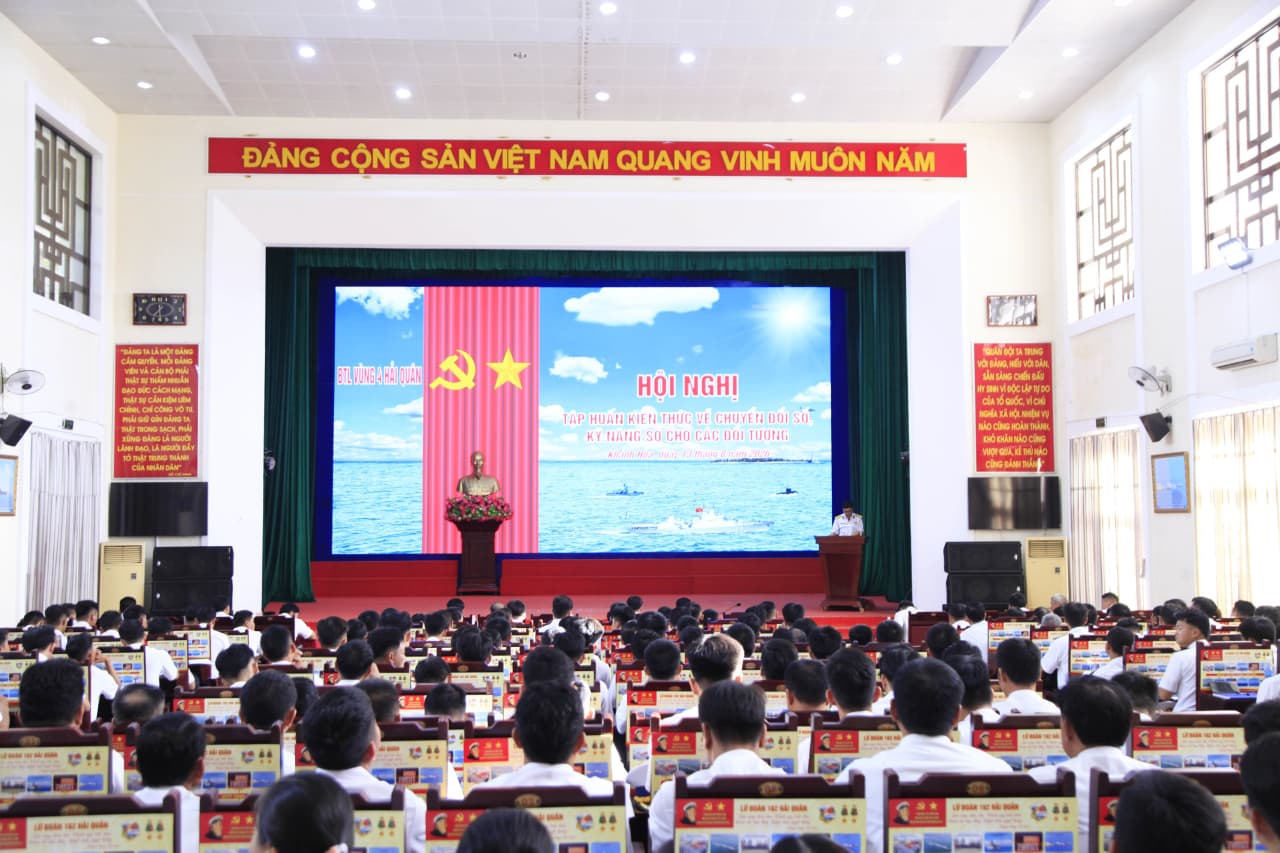 Vùng 4 tập huấn kiến thức, kỹ năng “Bình dân học vụ số”