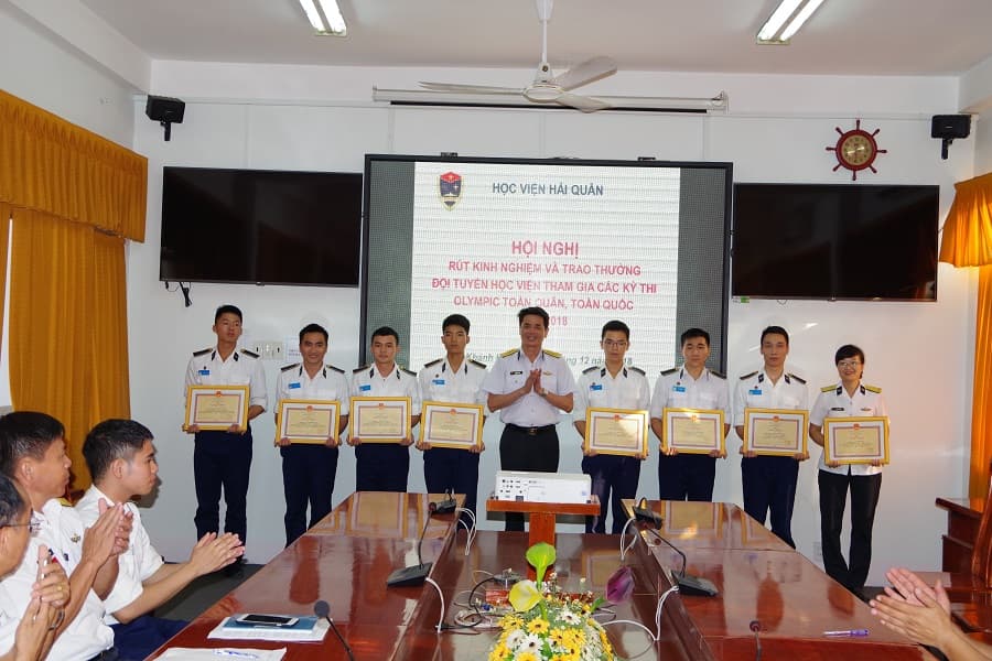 Học viện Hải quân rút kinh nghiệm và trao thưởng cho đội tuyển Olympic
