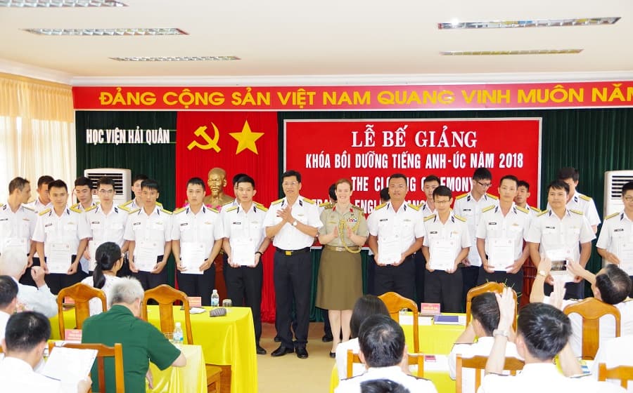 Học viện Hải quân: Bế giảng lớp tiếng Anh do Australia tài trợ