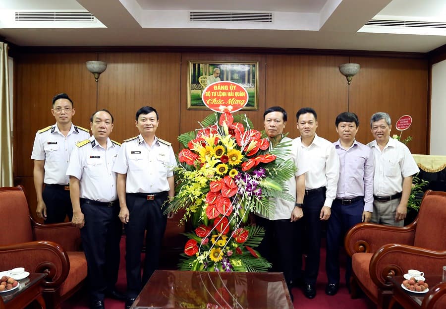 Chính ủy Hải quân chúc mừng các cơ quan báo chí tại Hà Nội