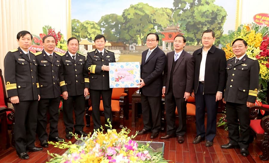 Bộ Tư lệnh Hải quân: Làm việc với Thành uỷ và UBND thành phố Hà Nội